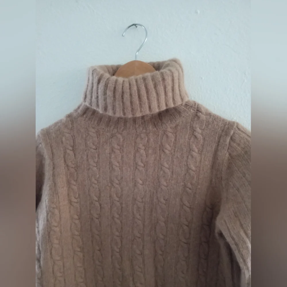 J CREW Wool Blend Cable Knit Turtleneck Sweater In Tan | L - Picture 3 of 6